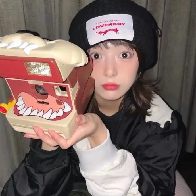 一个人的皮影戏